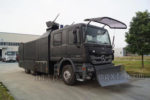 10,000L Anti Riot Riot Control Barricade System Water Cannon Vehicle